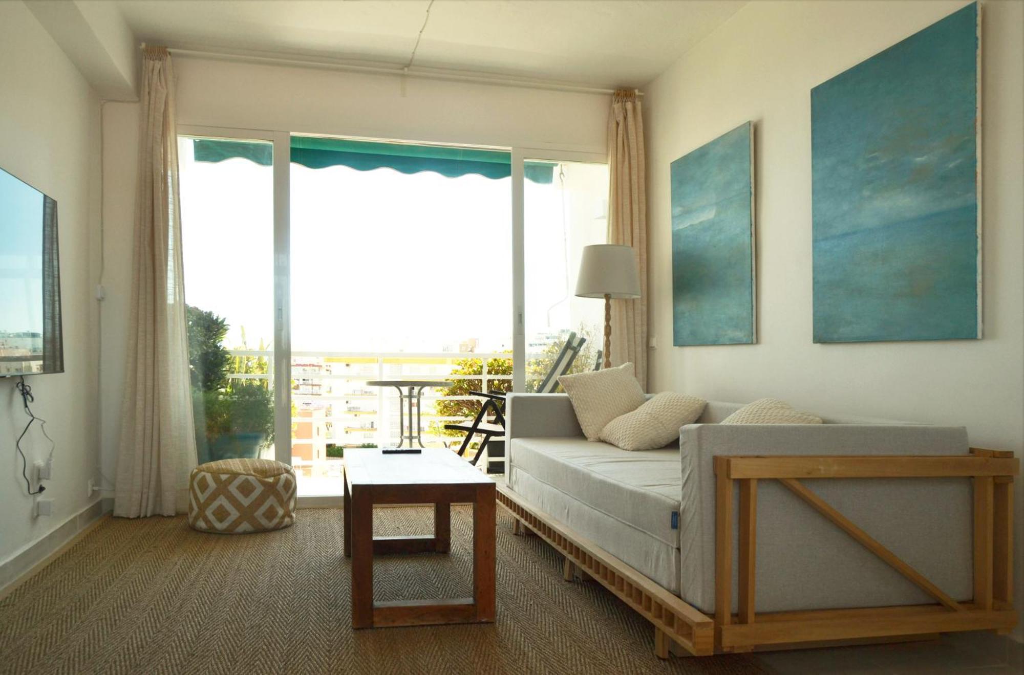 Light-Filled Apartment With Sea Views Торемолинос Екстериор снимка